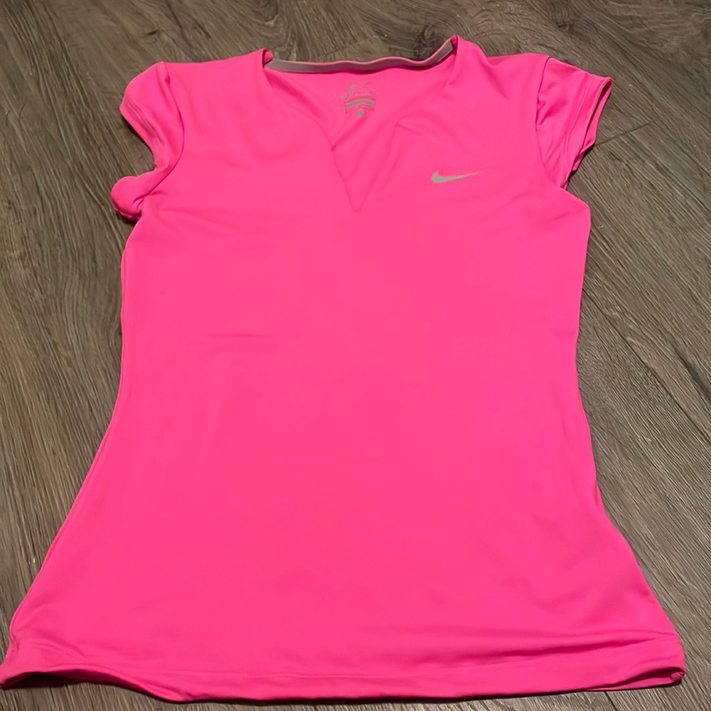 Nike dri-fit top